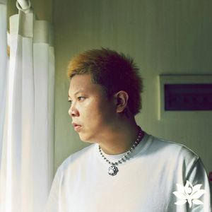 13女学生脱了内裤开始亲热
