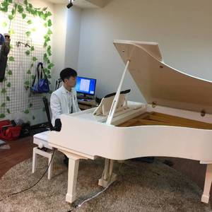 13女学生脱了内裤开始亲热
